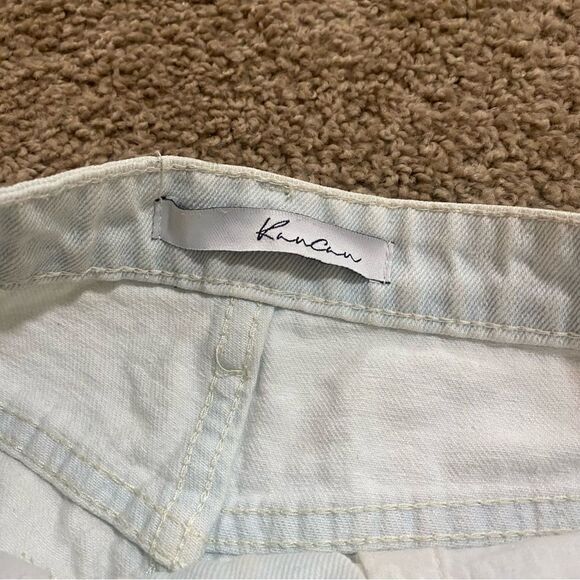 Kancan Signature High Rise Medium Wash Denim Shorts Estilo Distressed Size Small - Picture 2 of 4